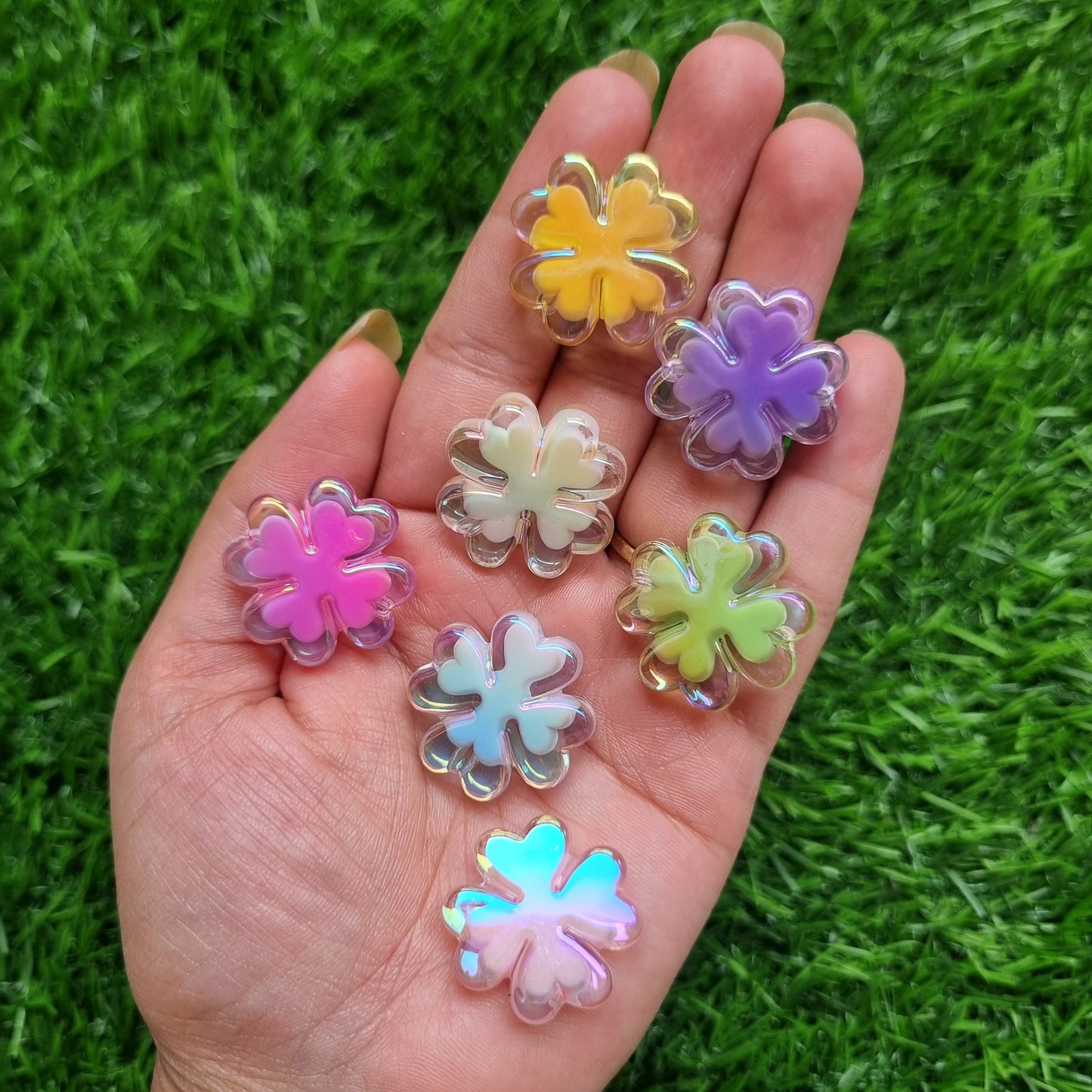 Premium UV Plated Iridescent Clover Flower Beads