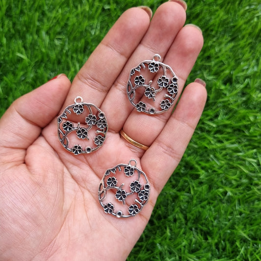 Metal Charm - Flower / Floral Circle