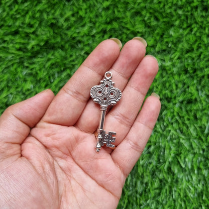 Metal Charm - Vintage Key