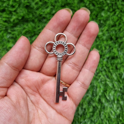 Metal Charm - Vintage Key