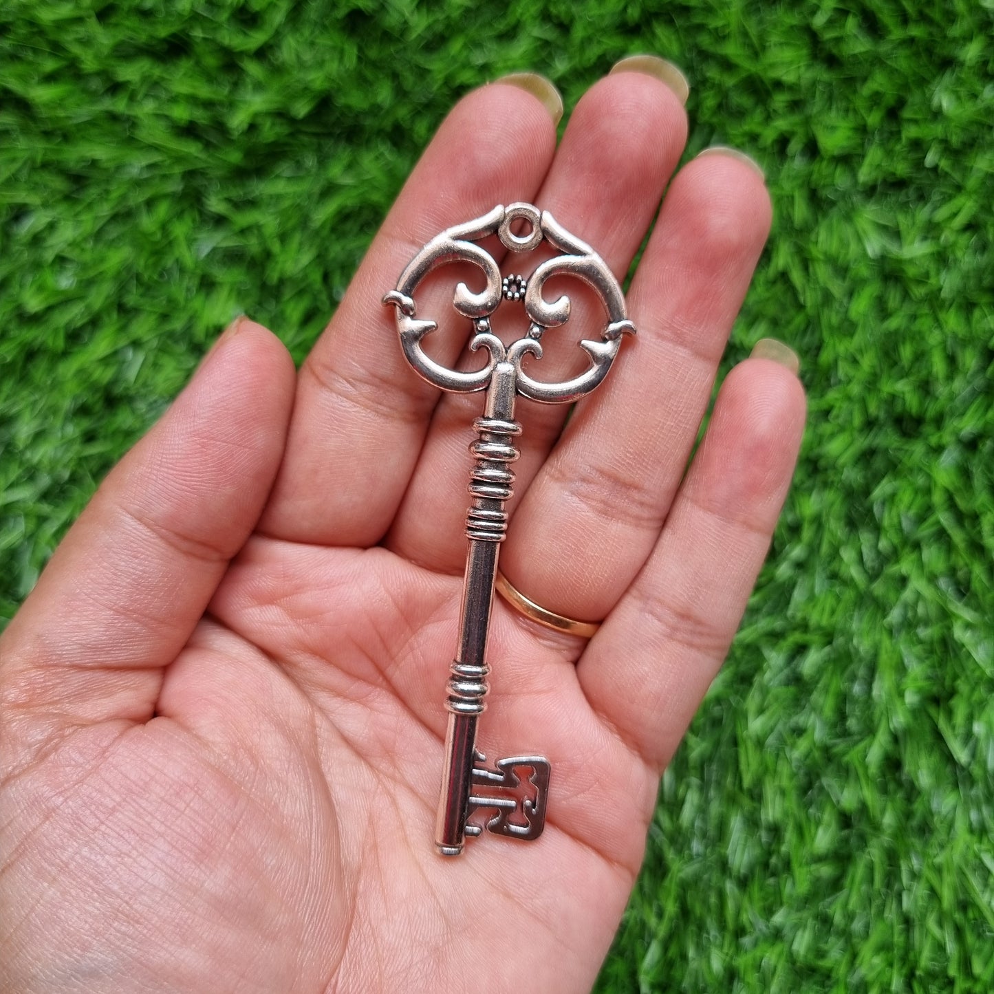 Metal Charm - Vintage Key