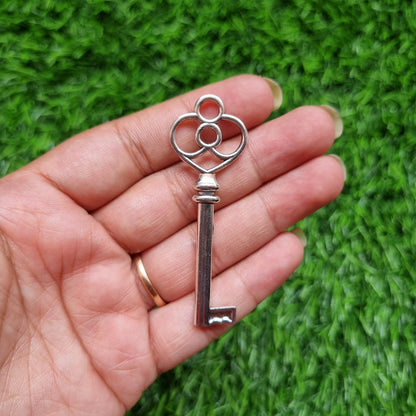 Metal Charm - Vintage Key