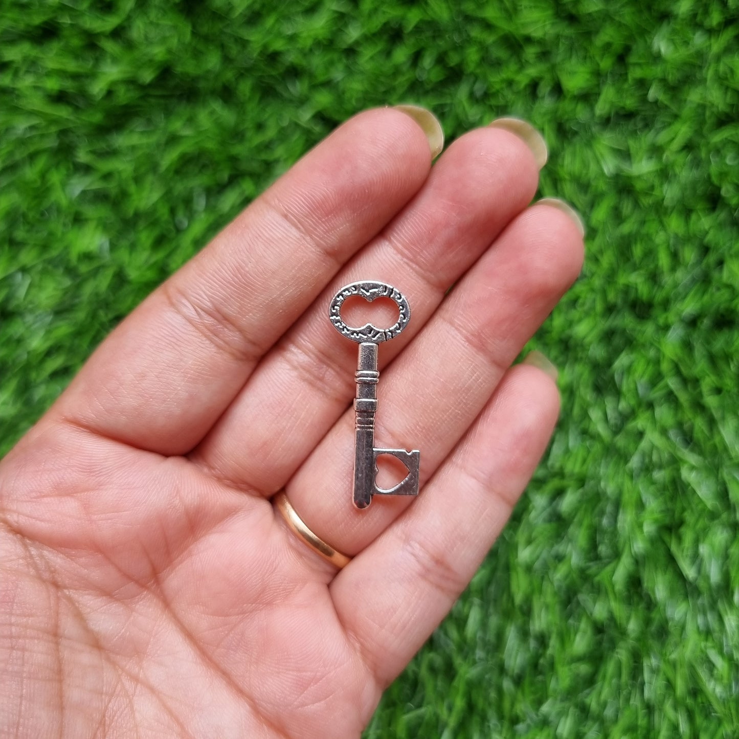 Metal Charm - Vintage Key