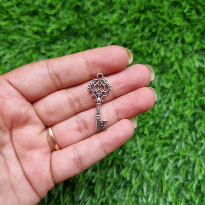Metal Charm - Vintage Key