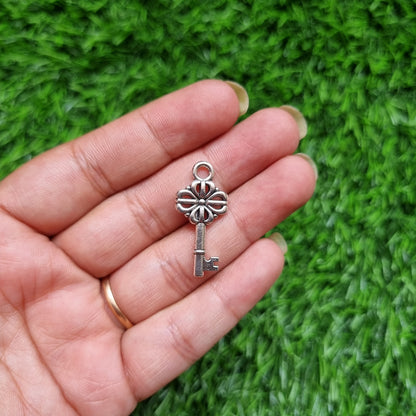 Metal Charm - Vintage Key