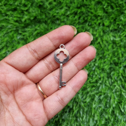 Metal Charm - Vintage Key