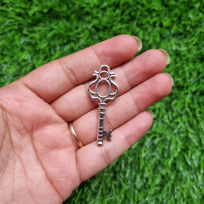 Metal Charm - Vintage Key