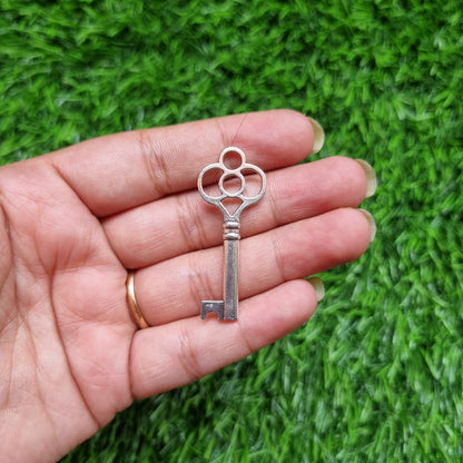 Metal Charm - Vintage Key