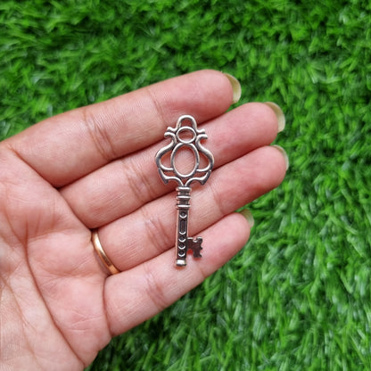 Metal Charm - Vintage Key