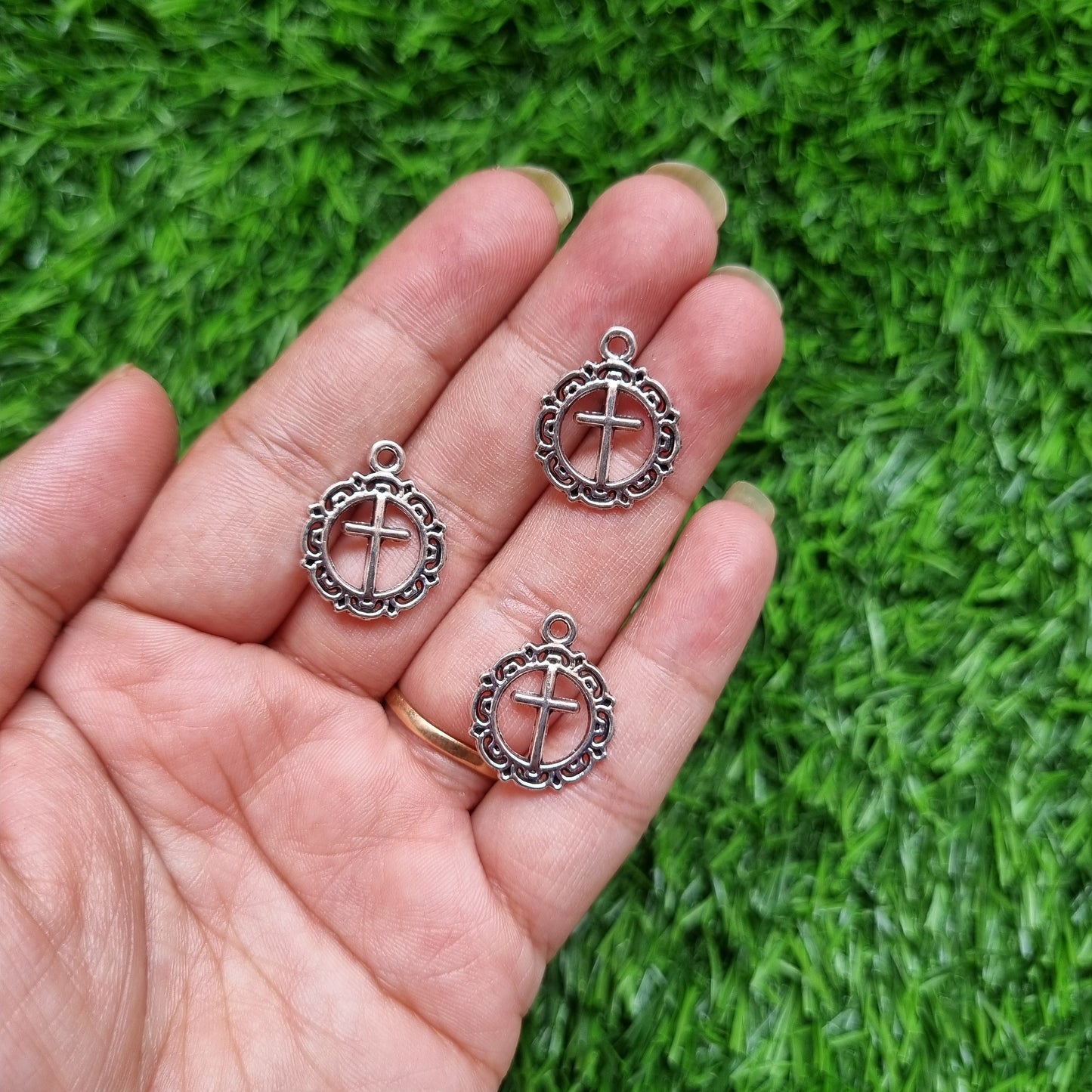 Metal Charm- Cross