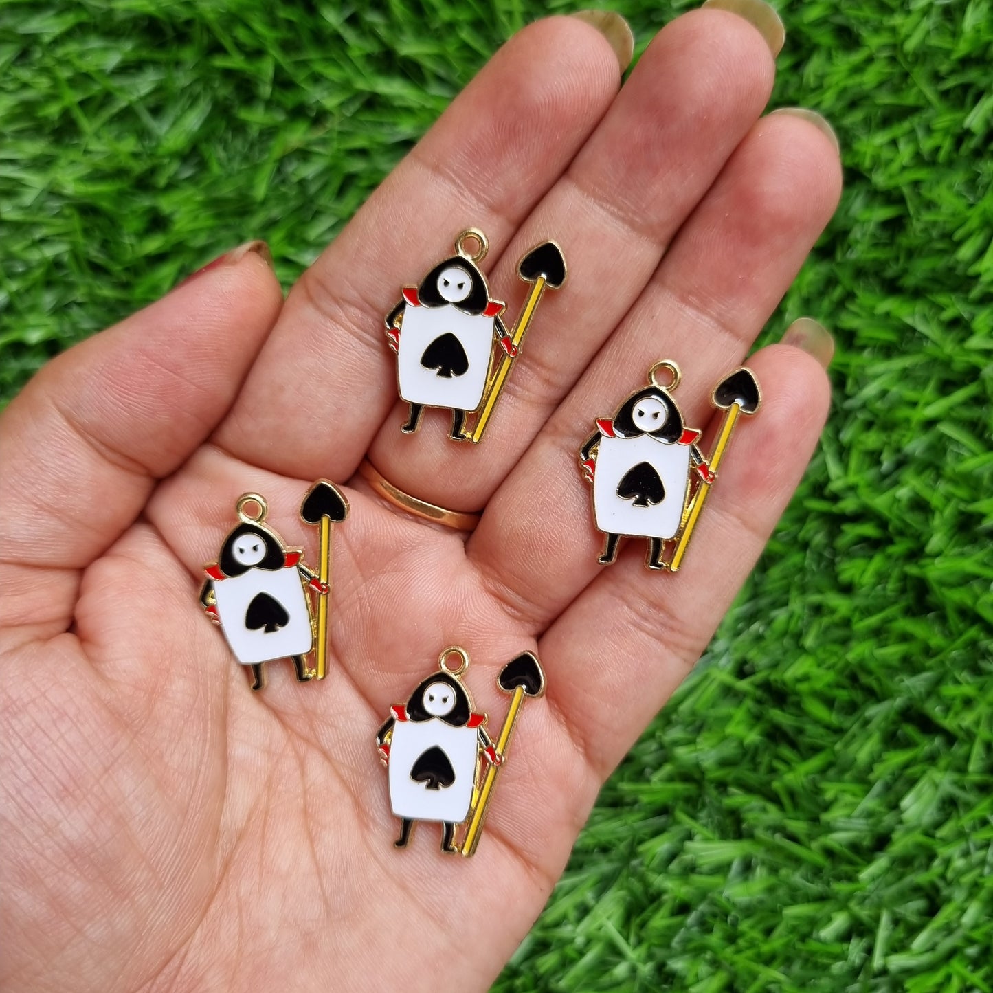 Enamel Charm -  Alice in Wonderland