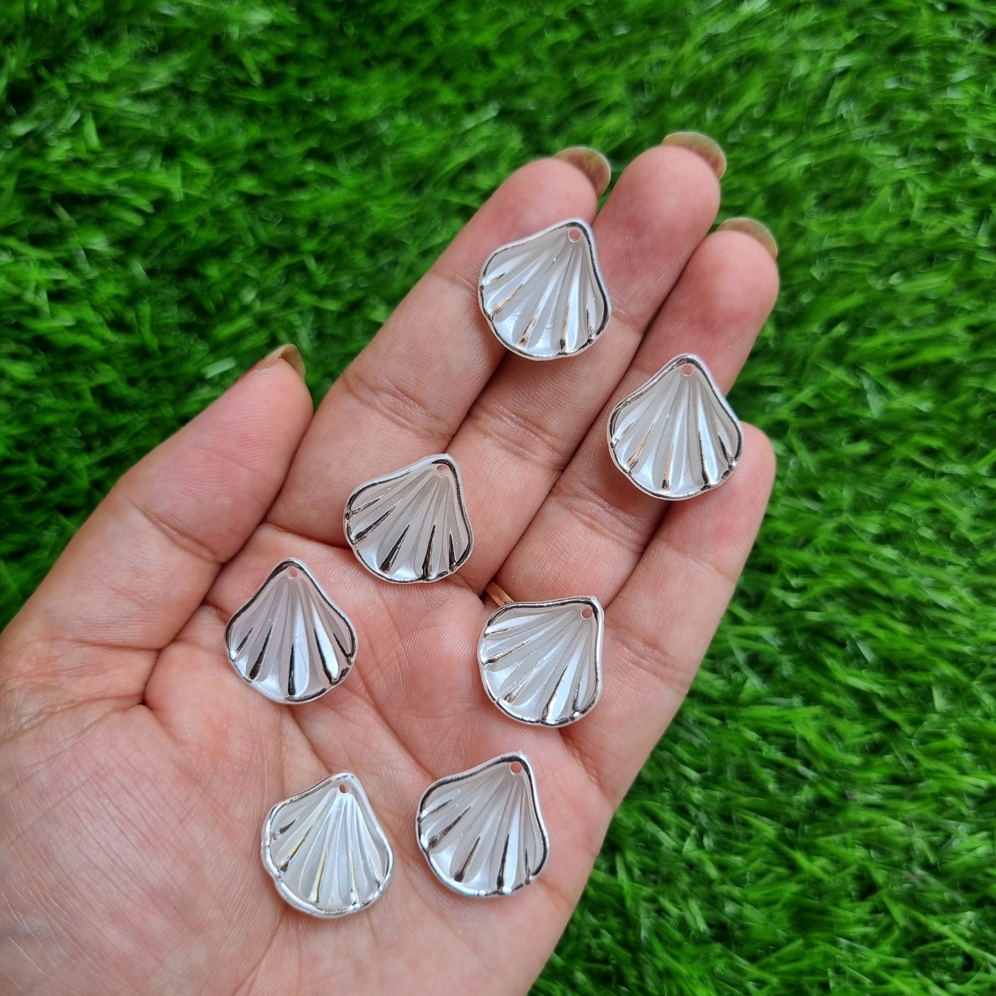 Acrylic Pearlish Sea Shell