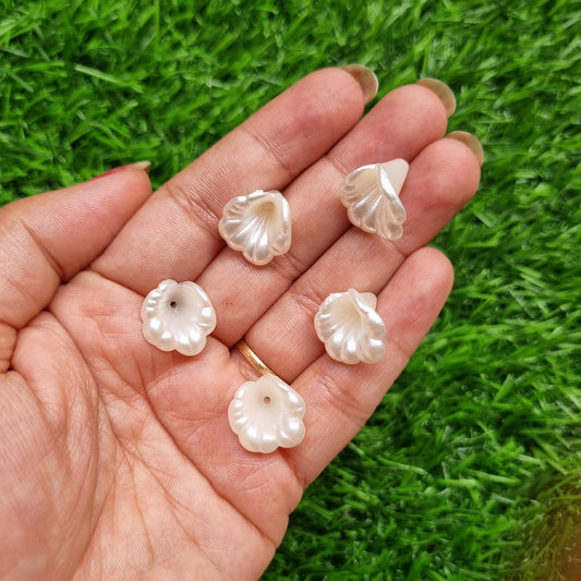 Acrylic Pearlish Lily Flower Caps