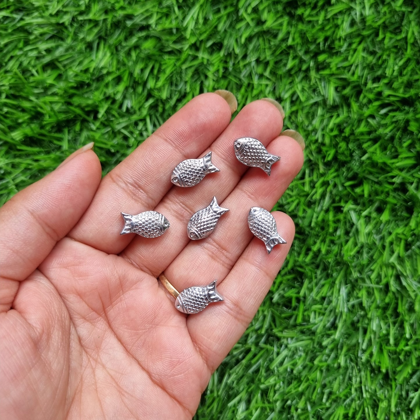 Glass Beads - Silver Fish