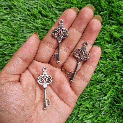 Metal Charm - Vintage Key