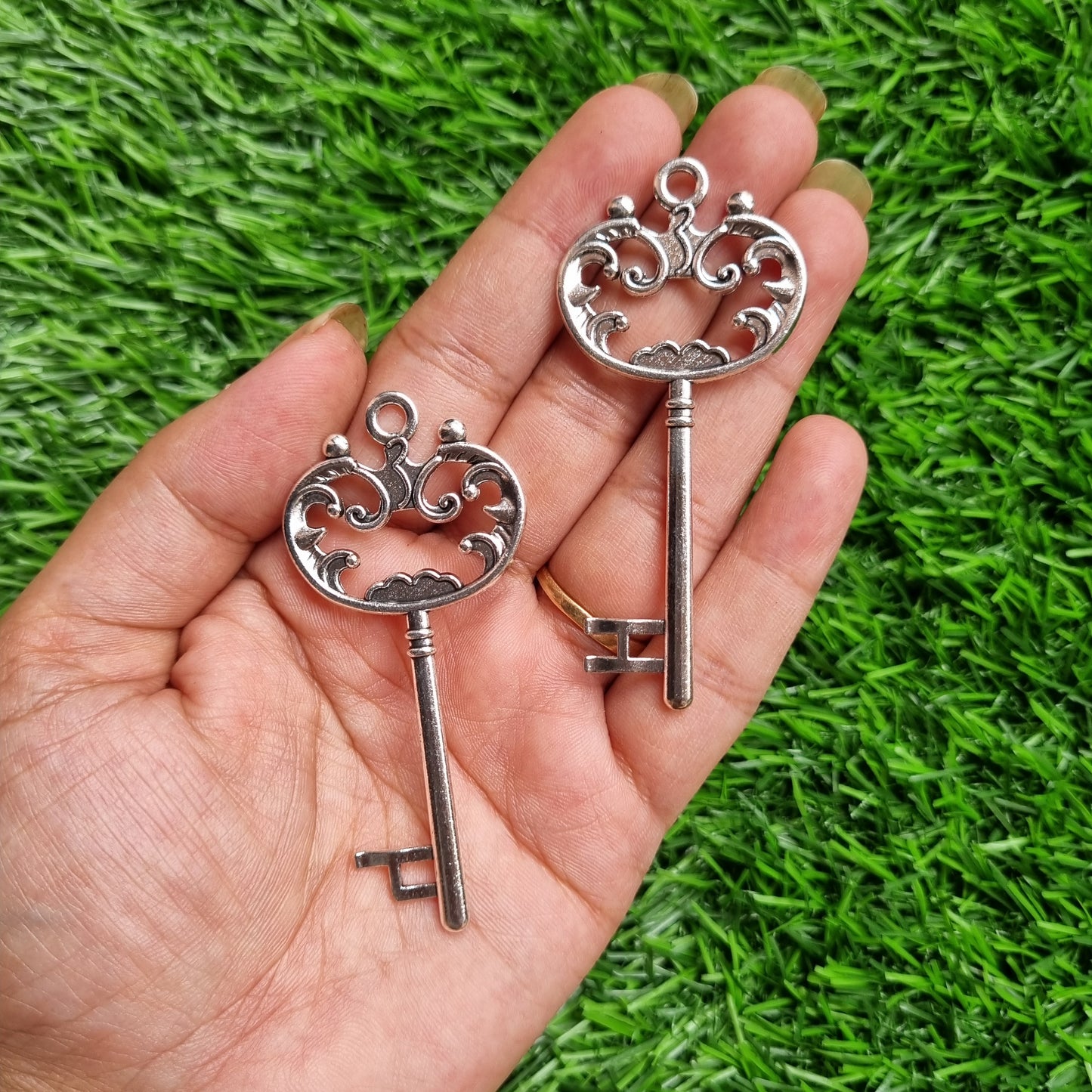 Metal Charm - Vintage Key