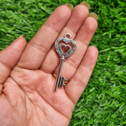Metal Charm - Vintage Key