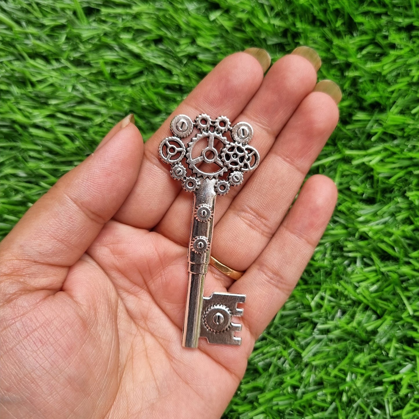 Metal Charm - Vintage Key
