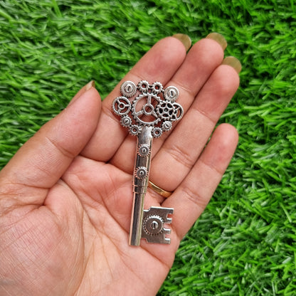 Metal Charm - Vintage Key