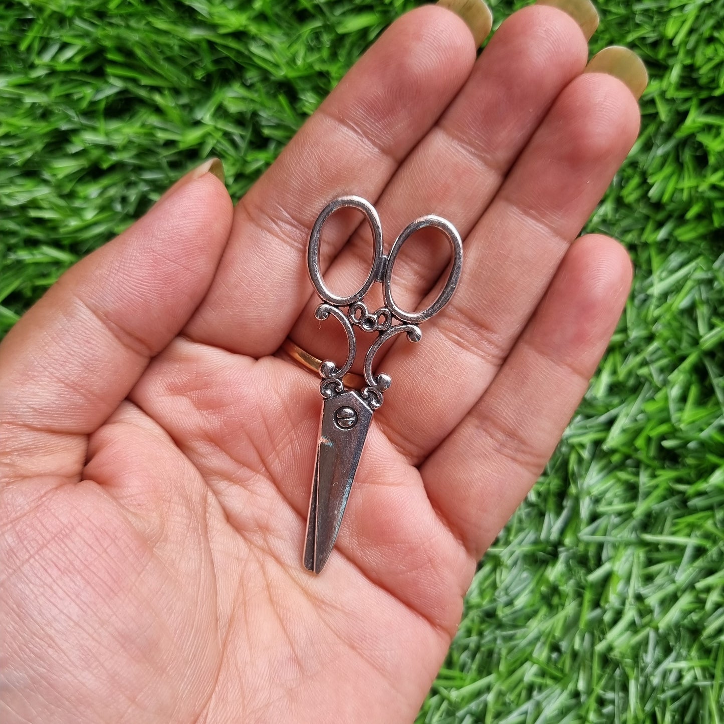 Metal Charm - Scissor