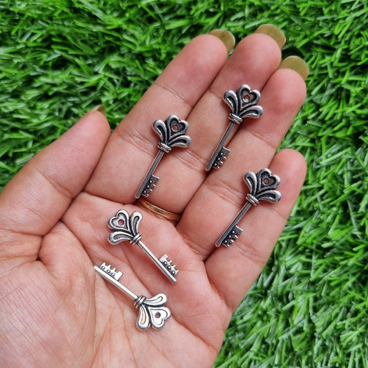 Metal Charm - Vintage Key