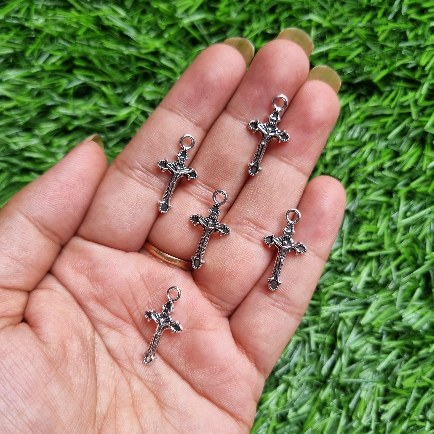 Metal Charm - Cross 13