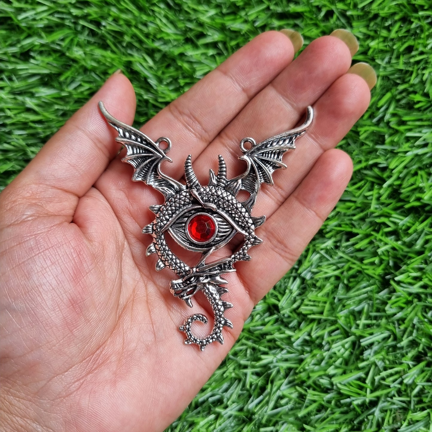 Metal Charm - Eye of The Dragon