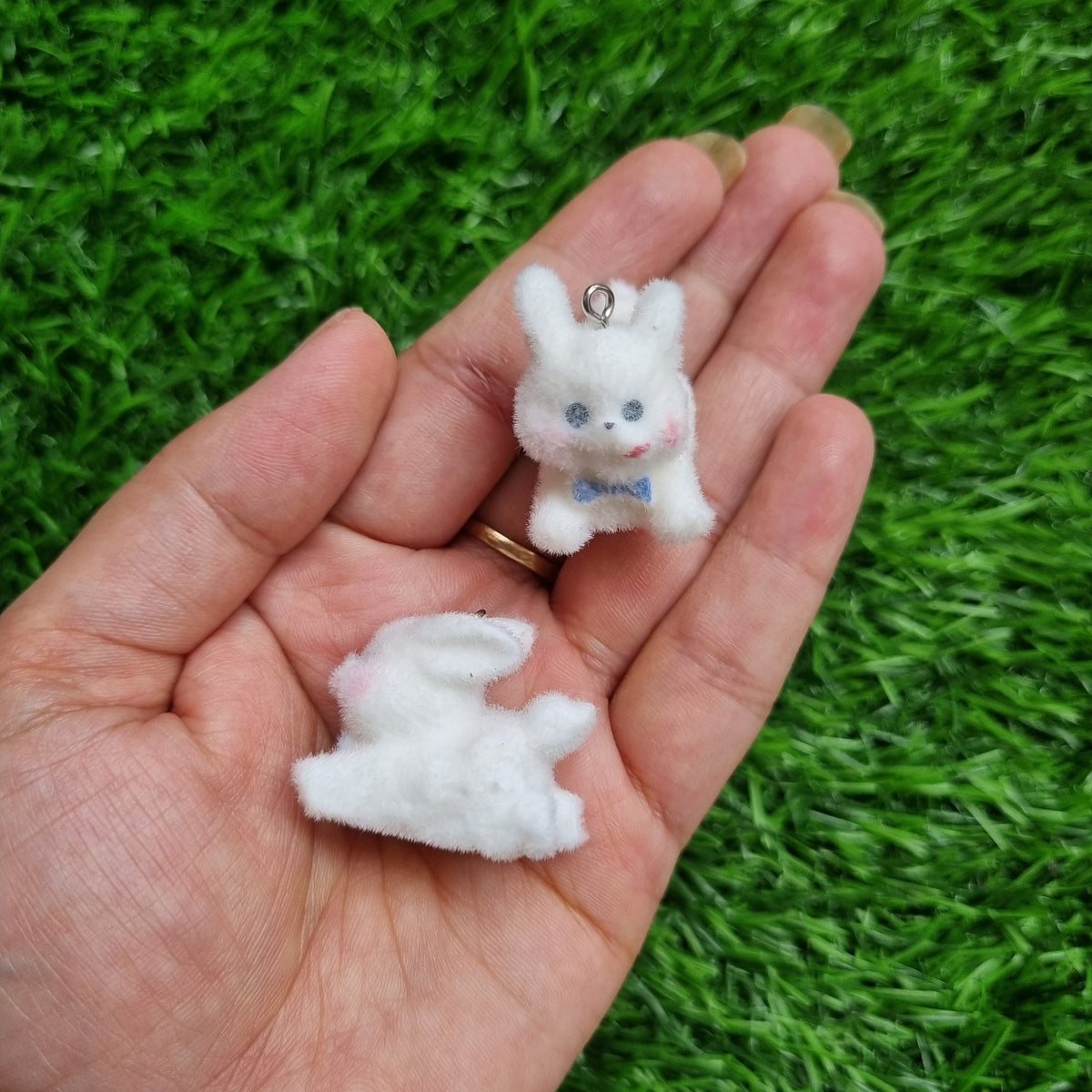 Flocky Charm - Running Rabbit