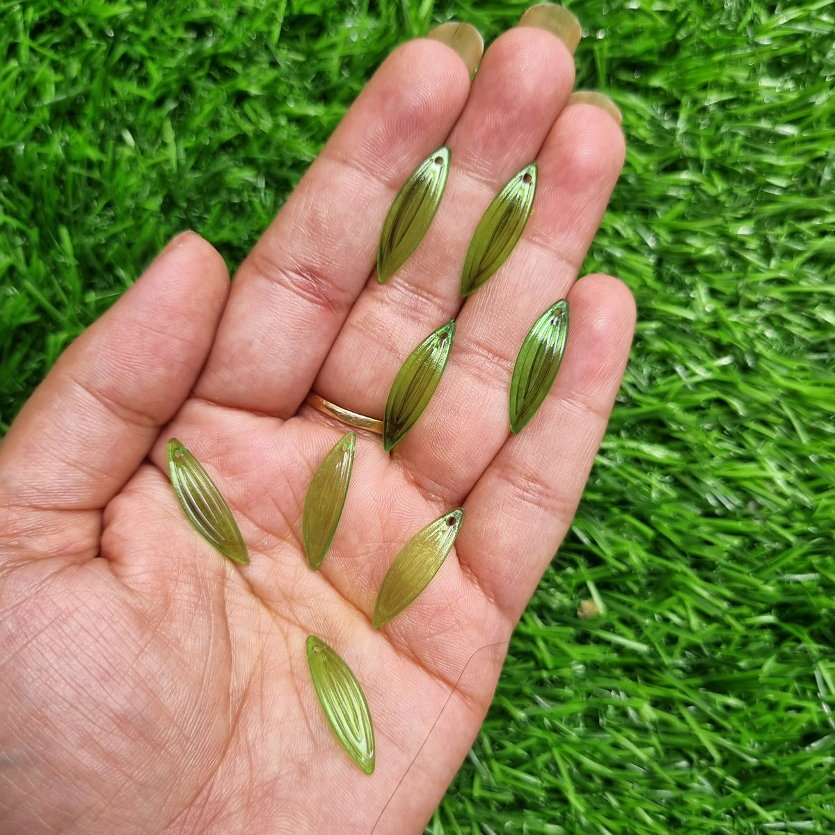 Acrylic Beads - Long Leaves