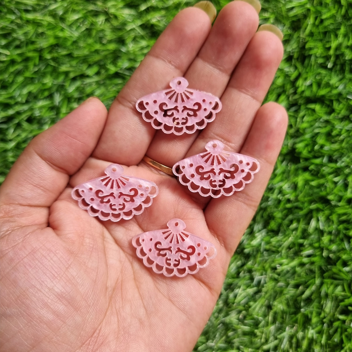 Acrylic Beads - Fan Hanging