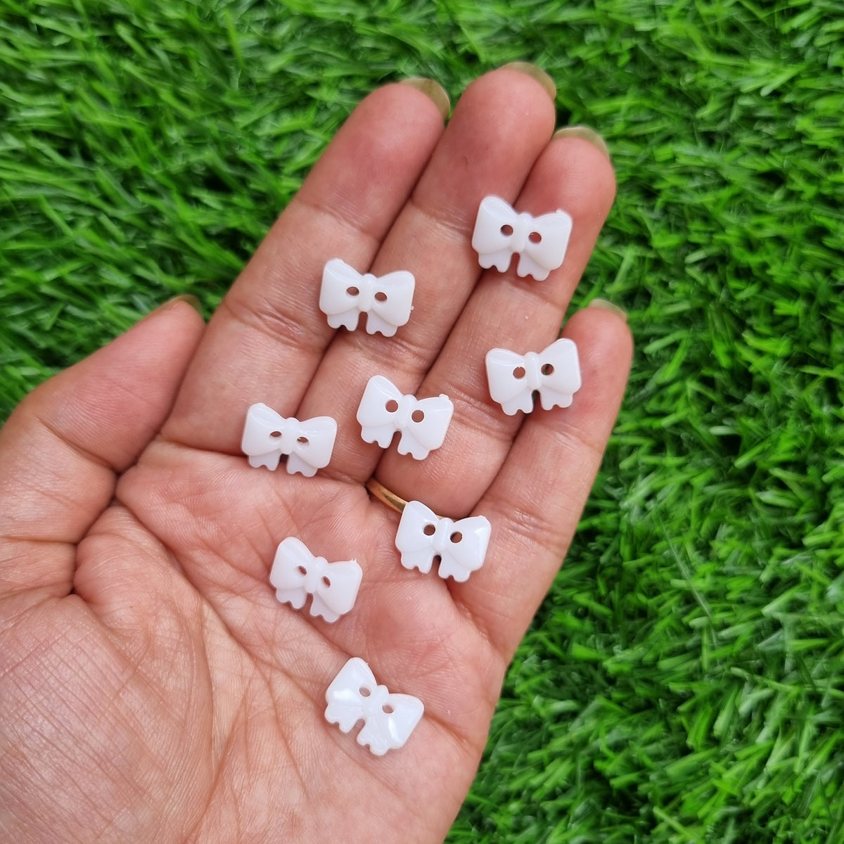 Acrylic Button - White Bow 14mm