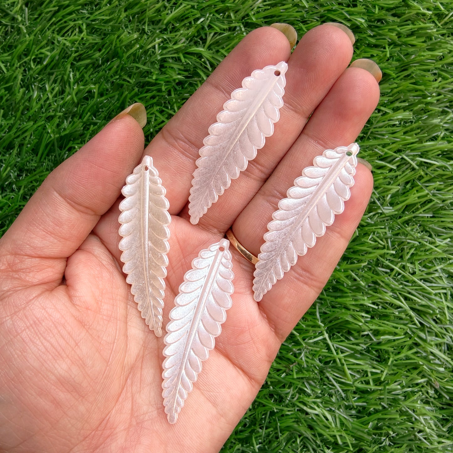 Pearlish Leaves