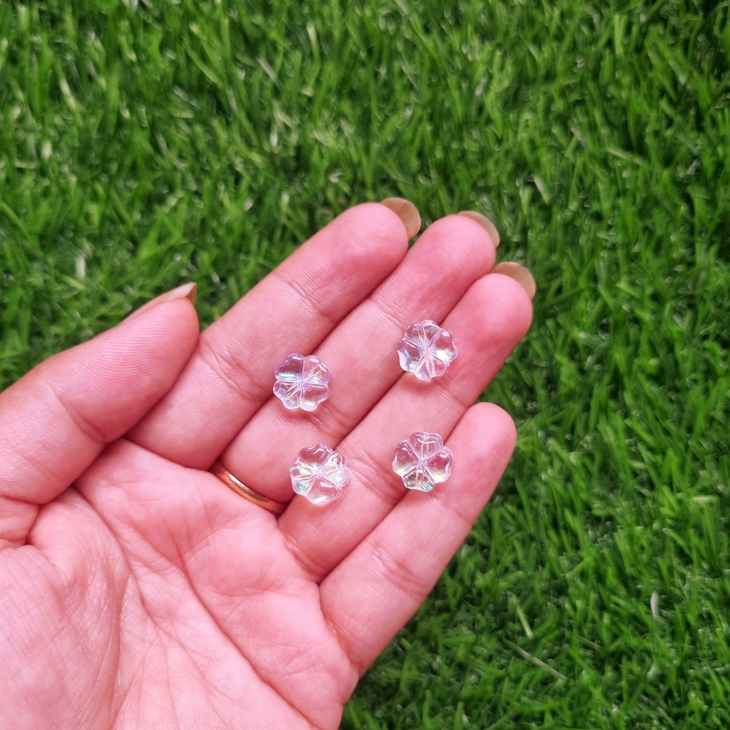 Glass Beads - Transparent Clover Flower
