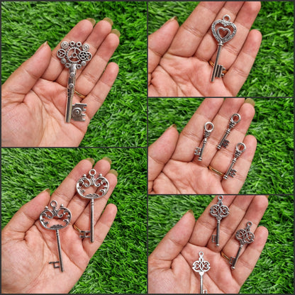 Metal Charm - Vintage Key