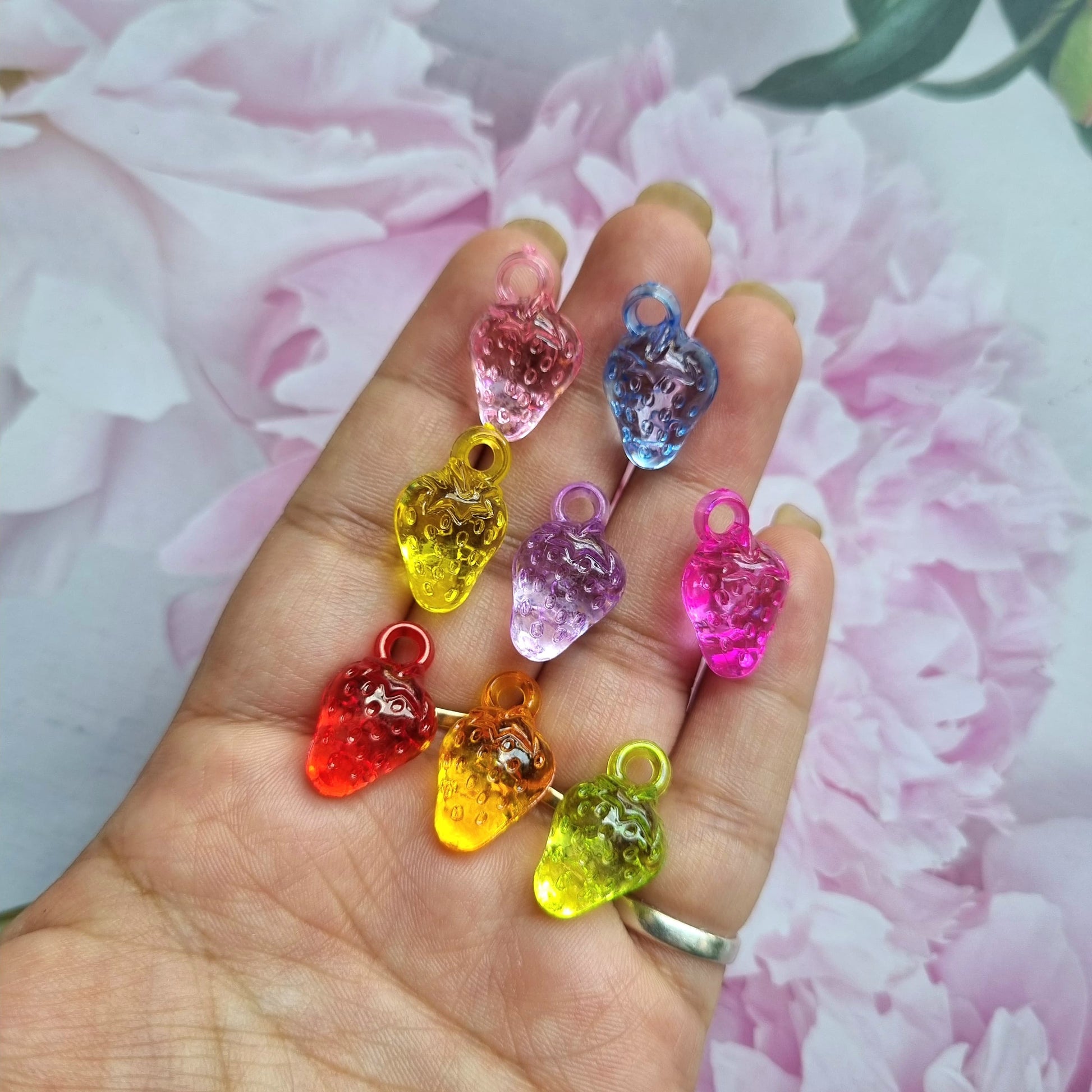 Acrylic Transparent Strawberry Charms1